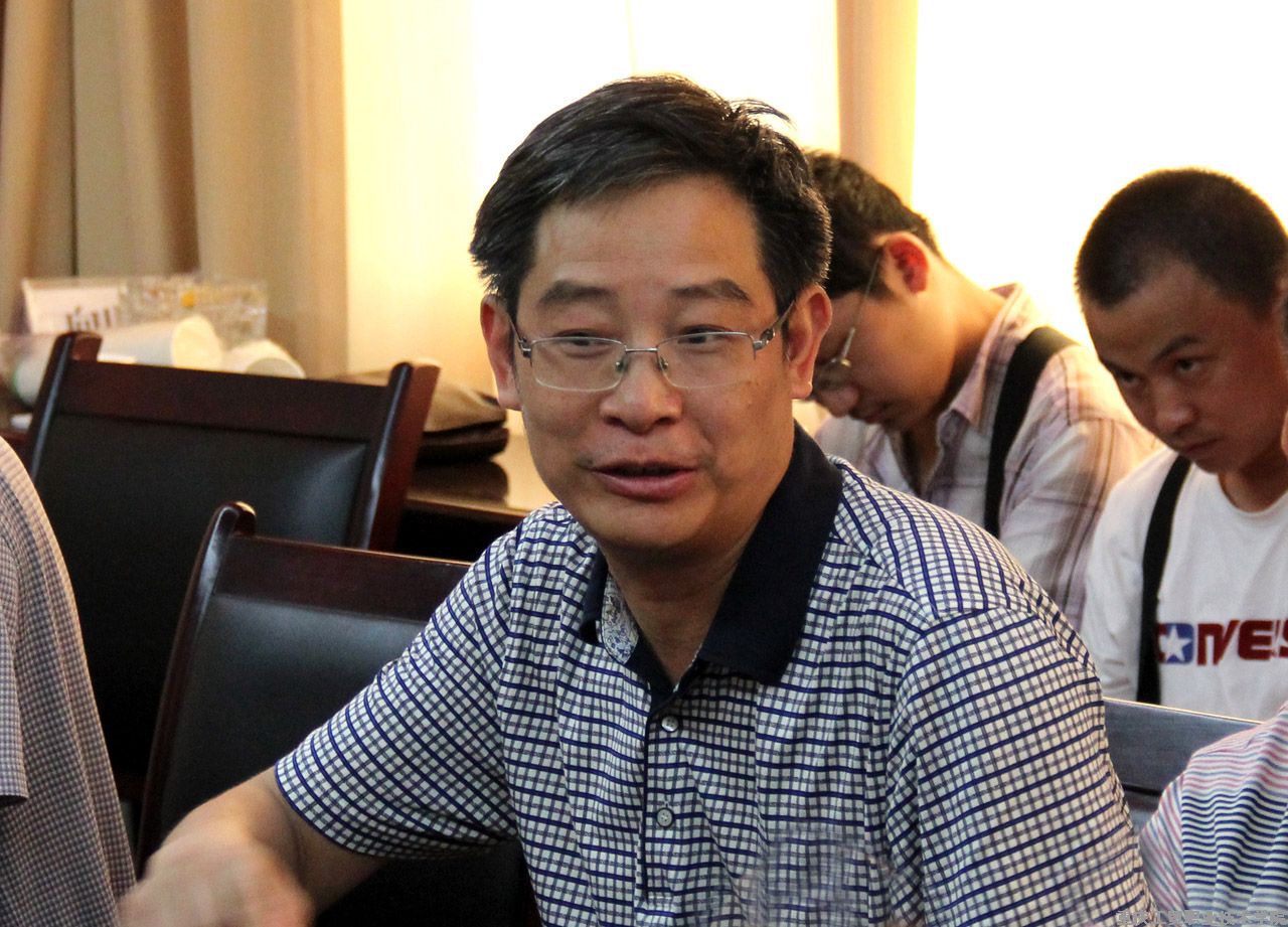 认真开展党的群众路线教育实践活动——学院领导现场检查指导暑期工作